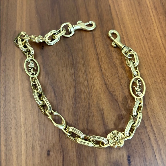 Bag Chain/Charm Gold Classic Style Unbranded with box - Picture 2 of 4